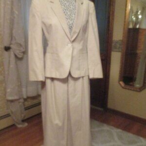 Vintage Regent traditional Tailoring 2 PC Suit-Womans-Cream-14